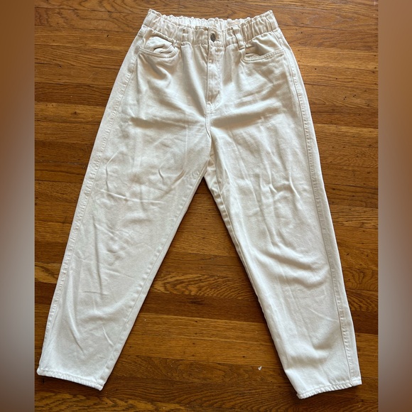 H&M Denim - H&M Cream White Elastic Waist Barrel Leg 100% Cotton Jeans Size 8